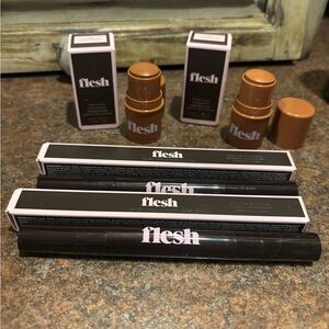 New Flesh Beauty Makeup Set foundation and concealer